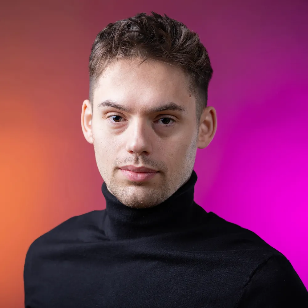 Attila, a Plus Kreatív csapatának tagja
